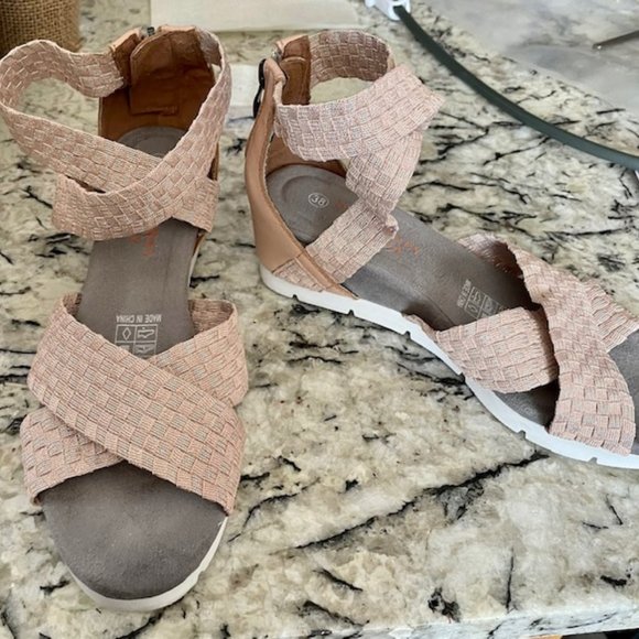Bernie Mev August Sandals - Picture 1 of 6
